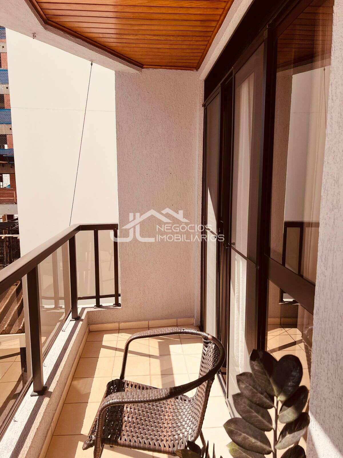 - Apartamento à venda, no Edifício Ilha Sumatra em Campinas, Cambuí, com 3 quartos, 97m²