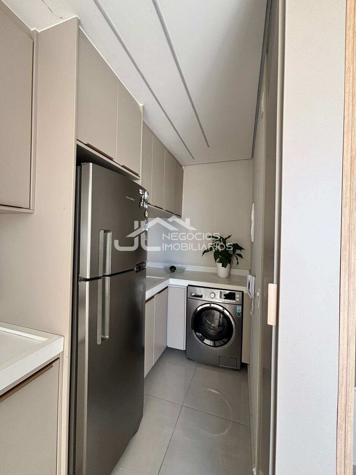  - Apartamento à venda, no Portal Terras de Carrara, Jardim Amanda I, com 2 quartos, 58m²