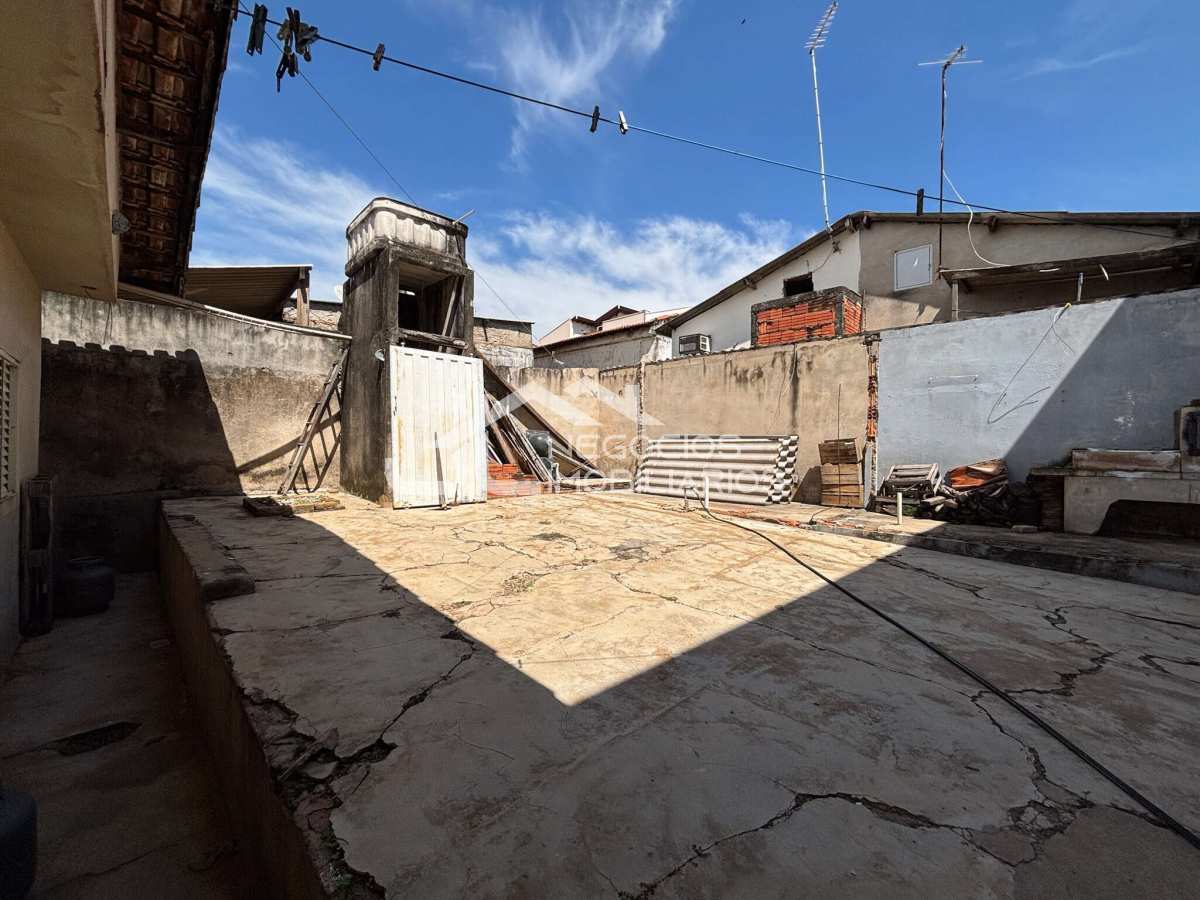 Quintal - Casa à venda em Hortolândia, Jardim Amanda II, com 3 quartos, 150m²