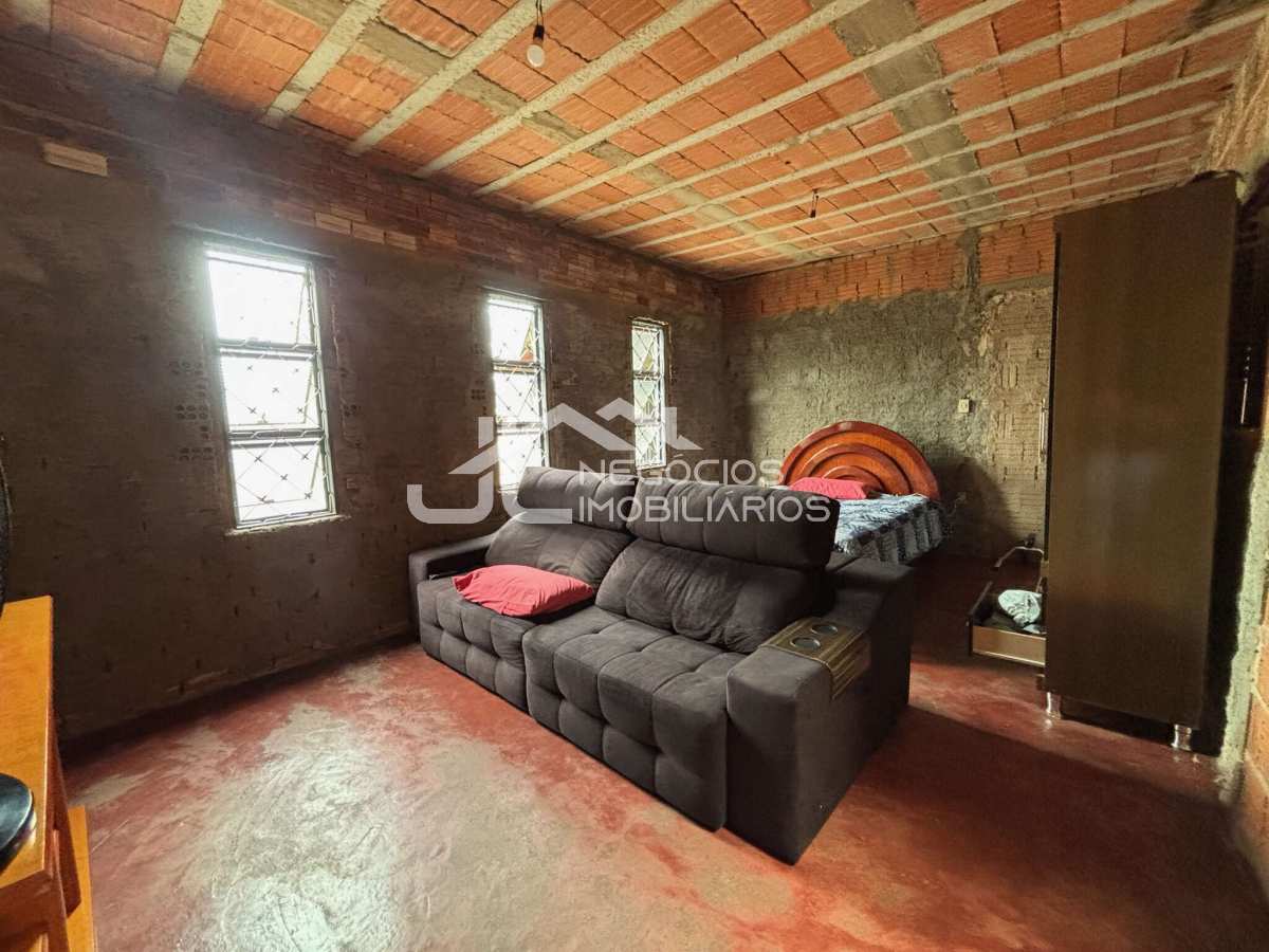  - Casa à venda em Hortolândia, Jardim São Pedro, com 2 quartos