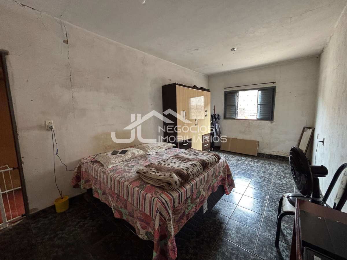  - Casa à venda em Hortolândia, Jardim São Pedro, com 2 quartos