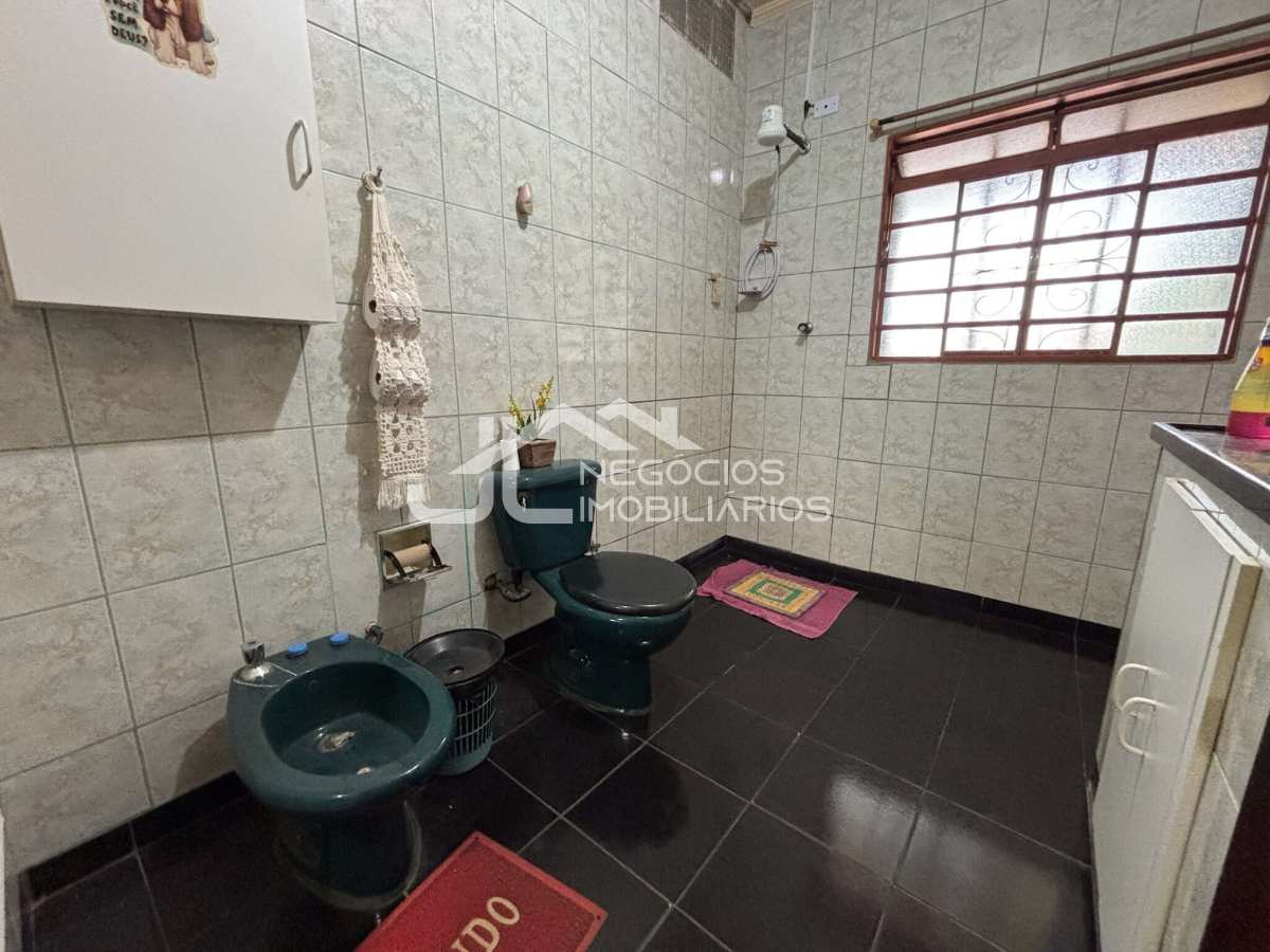 Casa à venda com 3 quartos, 244,94m² - Jardim São Pedro,Hortolândia