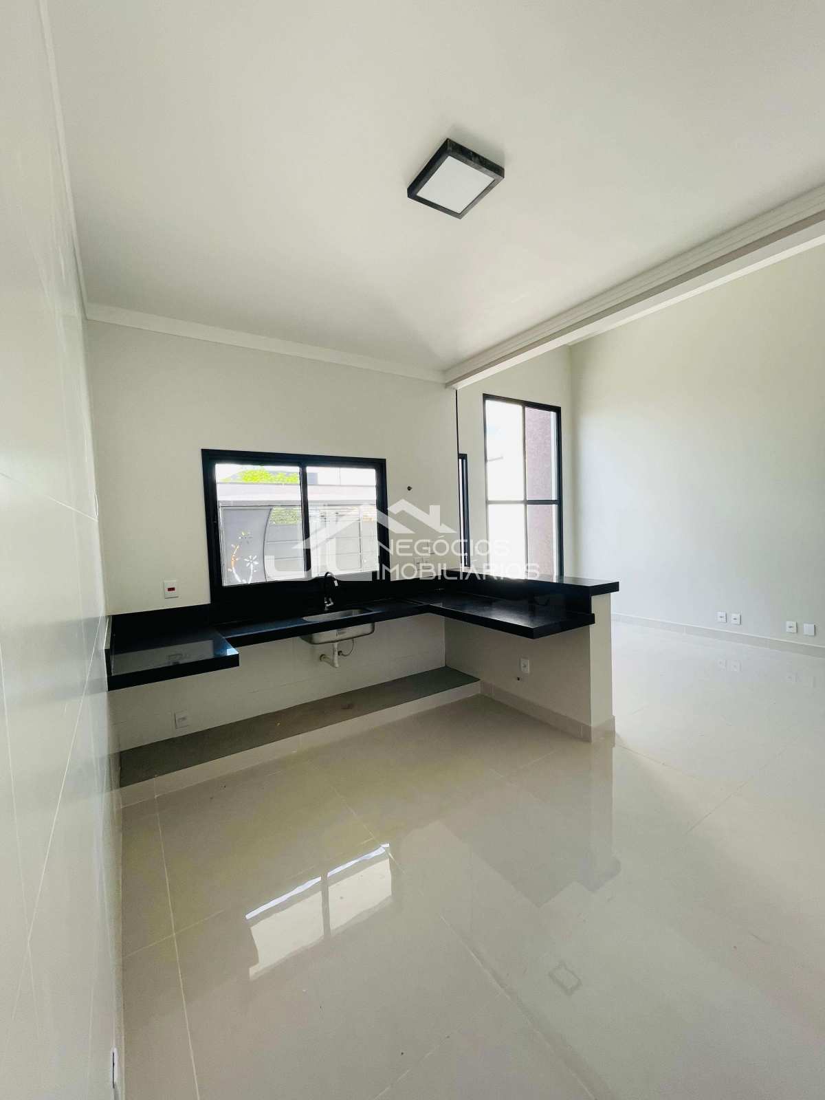  - Casa à venda em Hortolândia, Loteamento Adventista Campineiro, com 3 quartos, 99m²